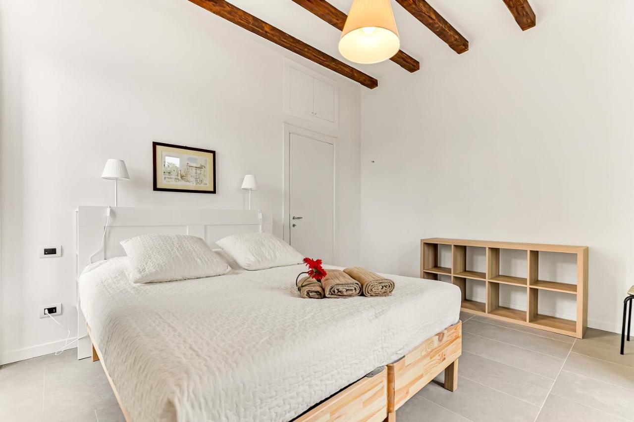 Apartment Alessia's Flat- Naviglio Grande *